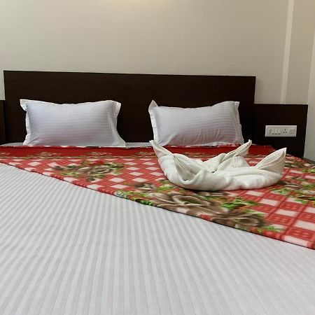 Strategic Inn ปูรี ภายนอก รูปภาพ