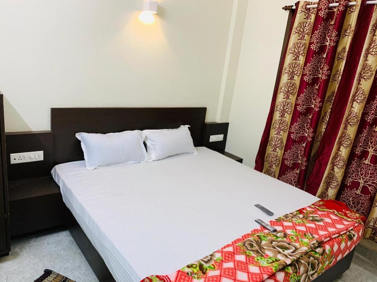 Strategic Inn ปูรี ภายนอก รูปภาพ
