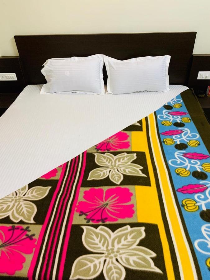 Strategic Inn ปูรี ภายนอก รูปภาพ